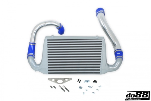 SAAB 900 Turbo 1987–1993 Ladeluftkühler Kit. Blauer Schlauch