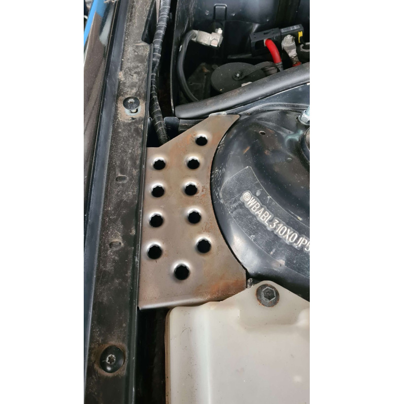 Verstärkung der Steckdosen, Seitenstrebe, Seite E46