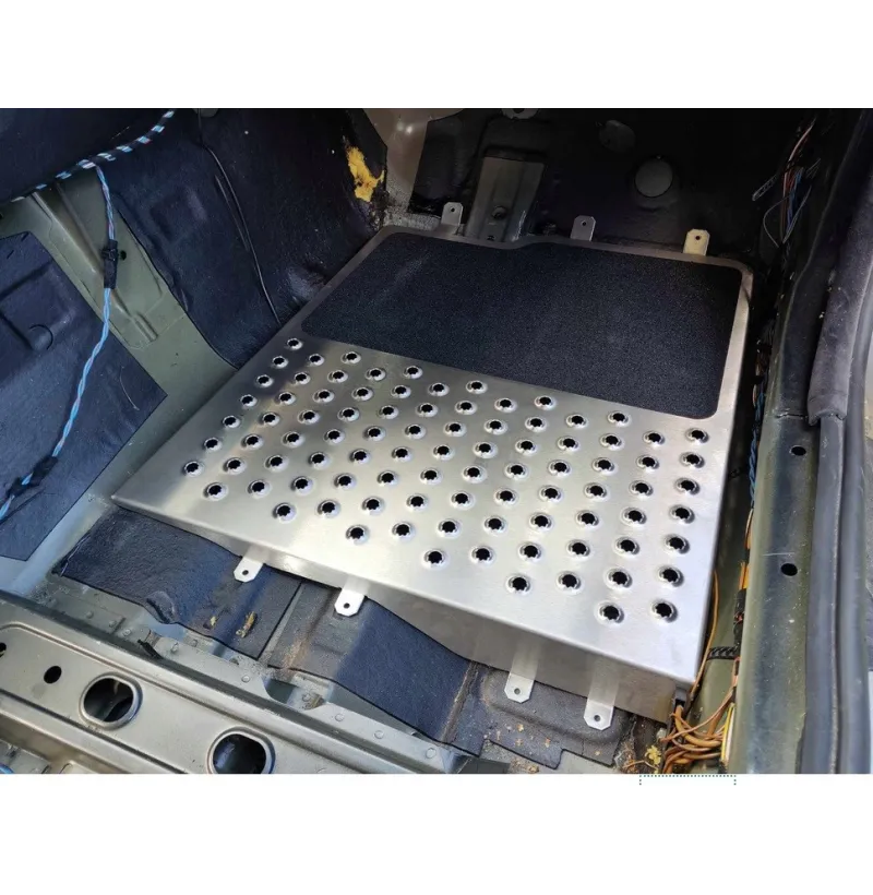 BMW E46 Fußstützen und Trittbretter