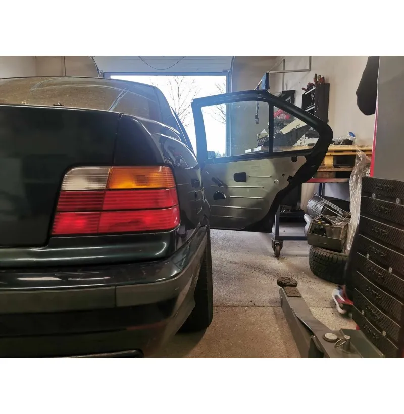 BMW E36 Limousine Türverkleidung Aluminium