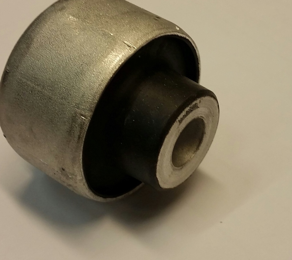Volvo V70N / S60N Hintere Kontrollarmbuchse, Vorderachse
