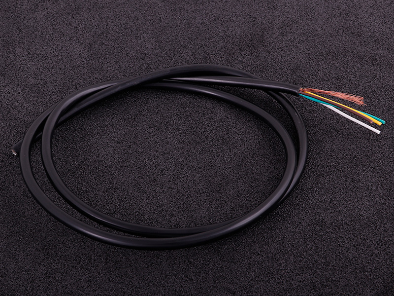 Geschirmtes Kabel (4 Kerne) schwarz