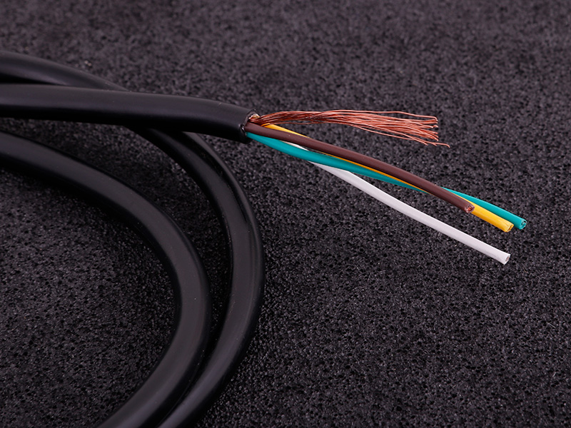 Geschirmtes Kabel (4 Kerne) schwarz
