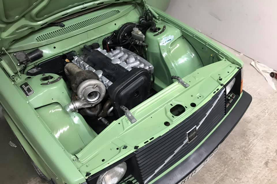 Motormontage Volvo 200 - 5/6CYL WHITE BLOCK
